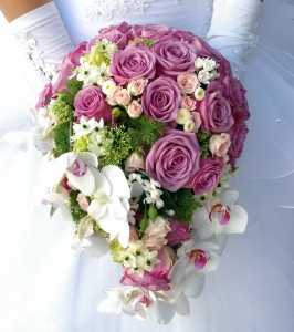 オーバルブーケ｜結婚式ムービーchouchou（シュシュ）