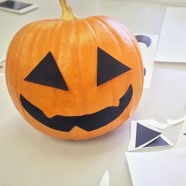 【ハロウィーンの定番】かぼちゃを使ったジャック・オー・ランタンの簡単な作り方