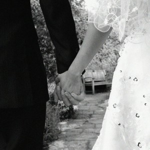 結婚式招待状の期日・差出人1|結婚式ムービーchouchou(シュシュ)