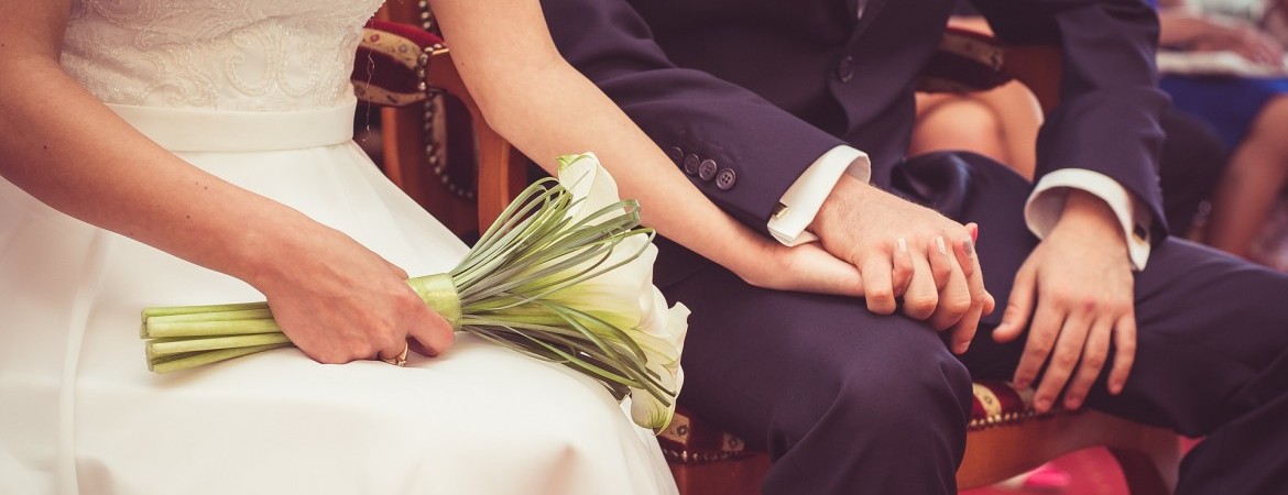 婚姻届を出す時に必要なもの【希望の入籍日に！】3｜結婚式ムービーchouchou（シュシュ）